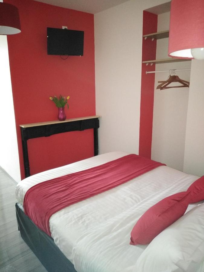 Les Remparts Hotel La Madelaine-sous-Montreuil Luaran gambar